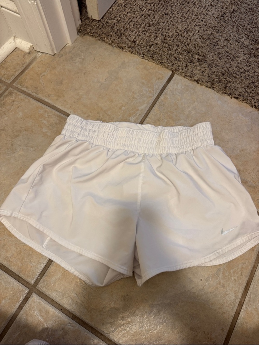 Nike Women's White Elastic-Waist Athletic Shorts